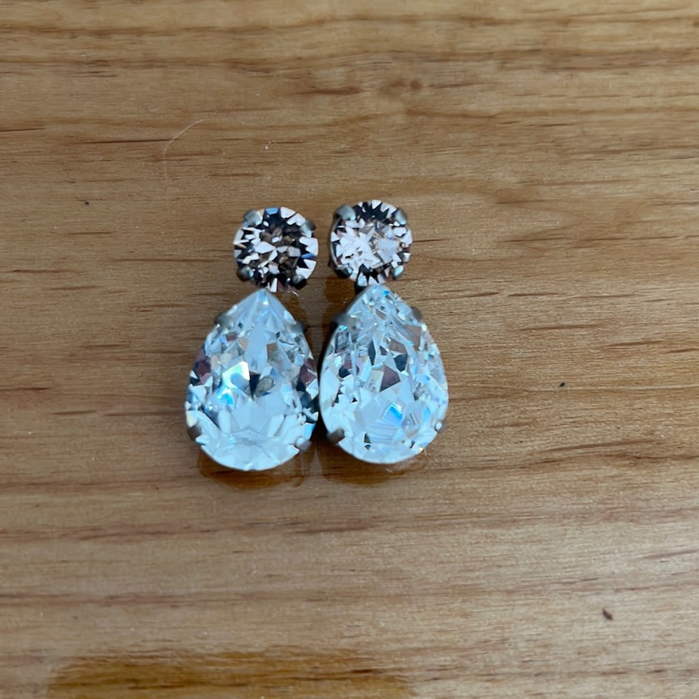 Beautiful earrings! Worn once, perfect condition